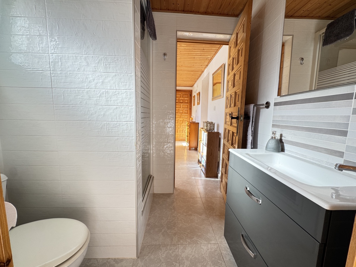 For sale - 3 Bedroom 3 Bathroom Villa in Villamartin - , Villamartin, Alicante, Spain - Alicante