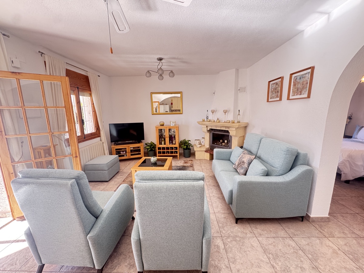 For sale - 3 Bedroom 3 Bathroom Villa in Villamartin - , Villamartin, Alicante, Spain - Alicante