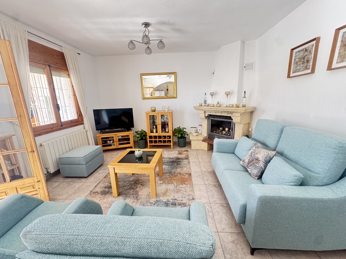 For sale - 3 Bedroom 3 Bathroom Villa in Villamartin - , Villamartin, Alicante, Spain - Alicante