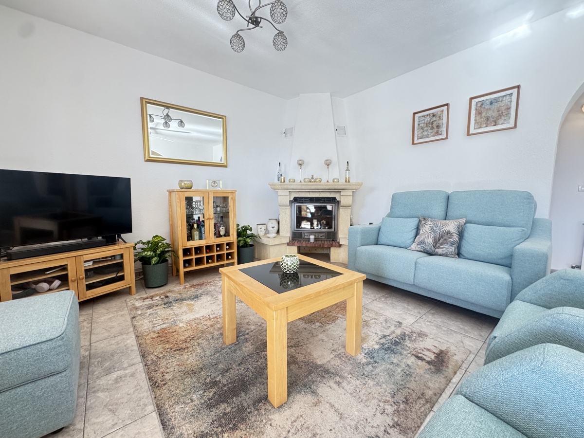 For sale - 3 Bedroom 3 Bathroom Villa in Villamartin - , Villamartin, Alicante, Spain - Alicante