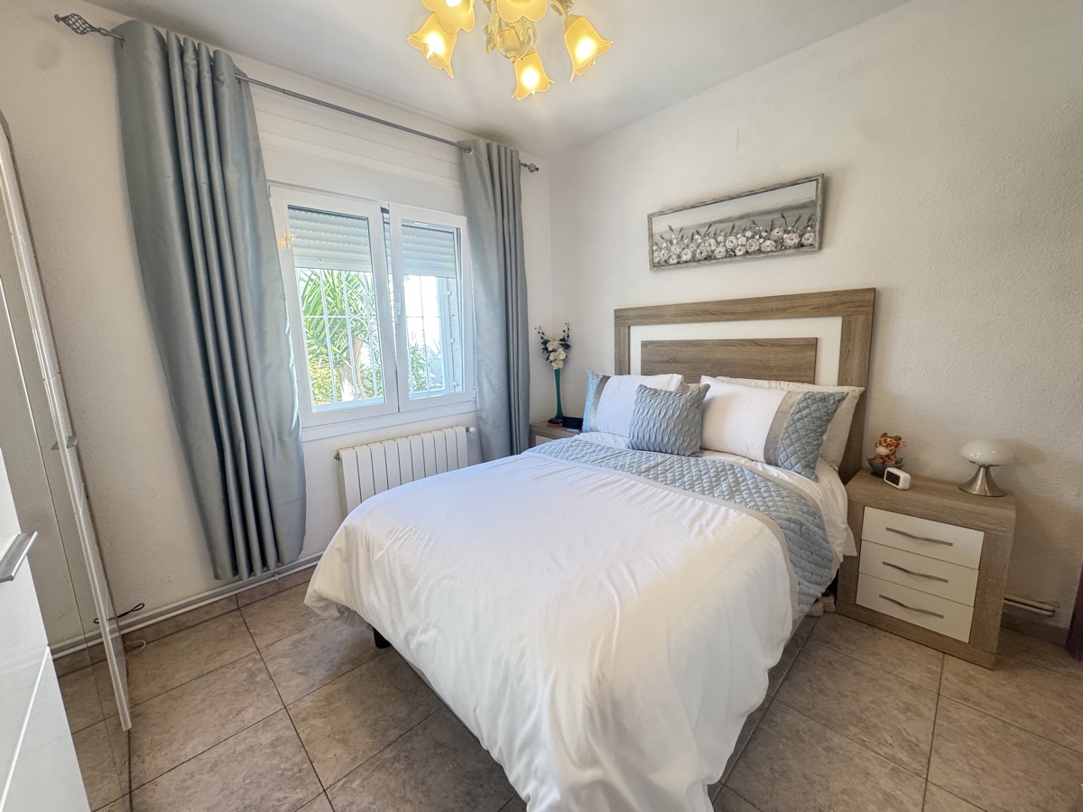 For sale - 3 Bedroom 3 Bathroom Villa in Villamartin - , Villamartin, Alicante, Spain - Alicante