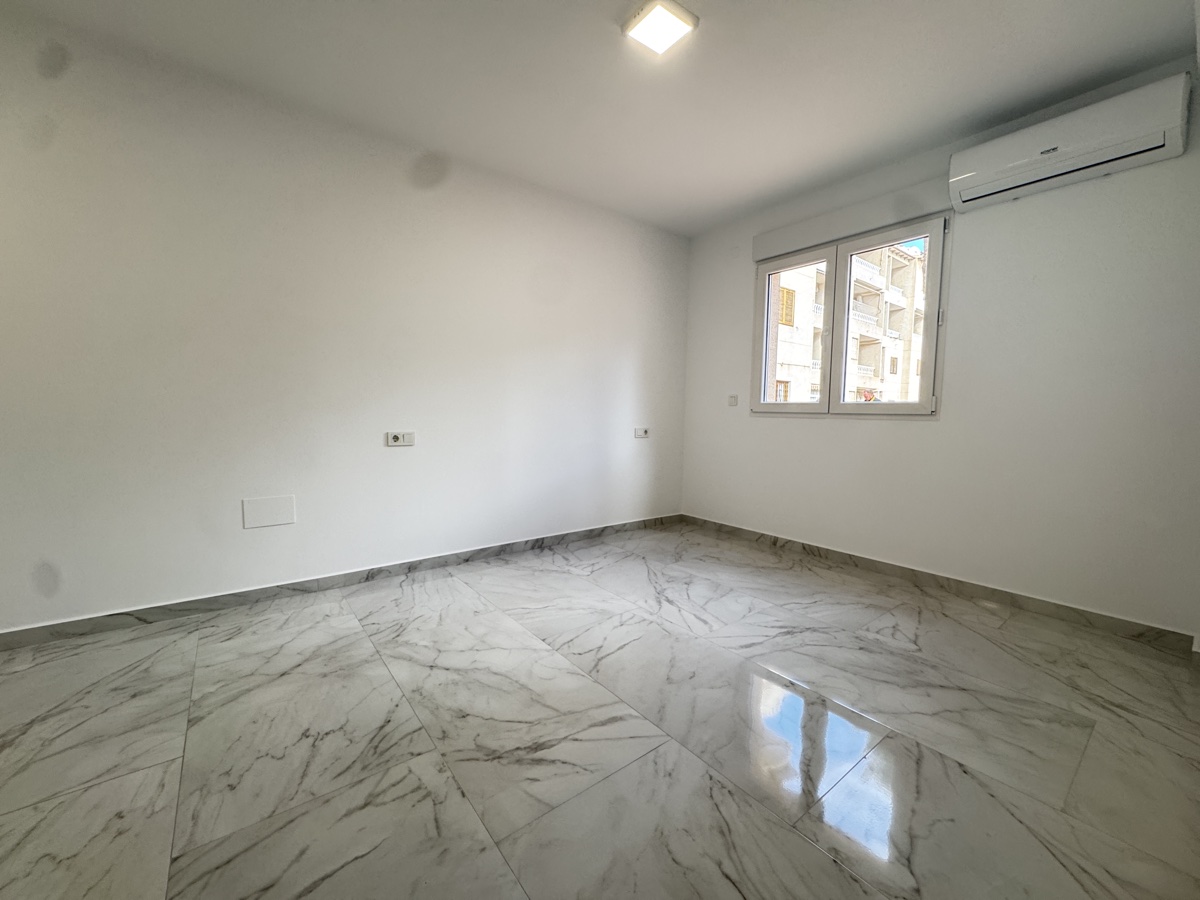 For sale - 2 Bedroom 2 Bathroom Apartment in Torrevieja - , Torrevieja, Alicante, Spain - Alicante