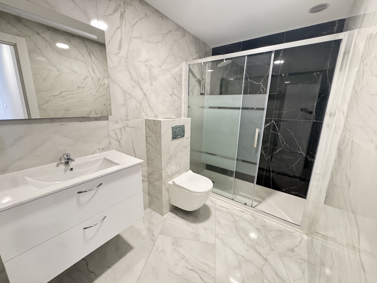 For sale - 2 Bedroom 2 Bathroom Apartment in Torrevieja - , Torrevieja, Alicante, Spain - Alicante