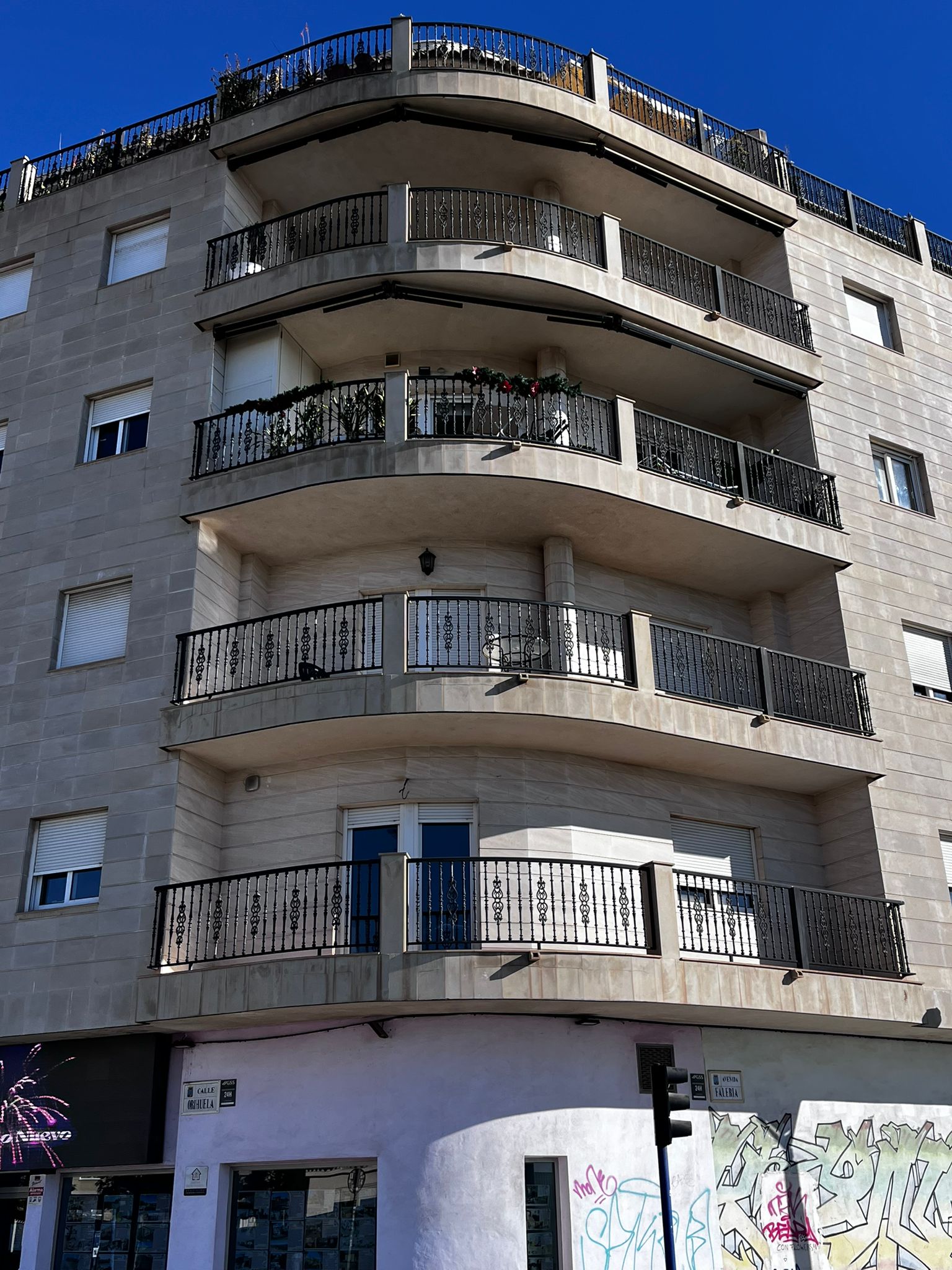 For sale - 3 Bedroom 2 Bathroom Apartment in Torrevieja -  - Alicante
