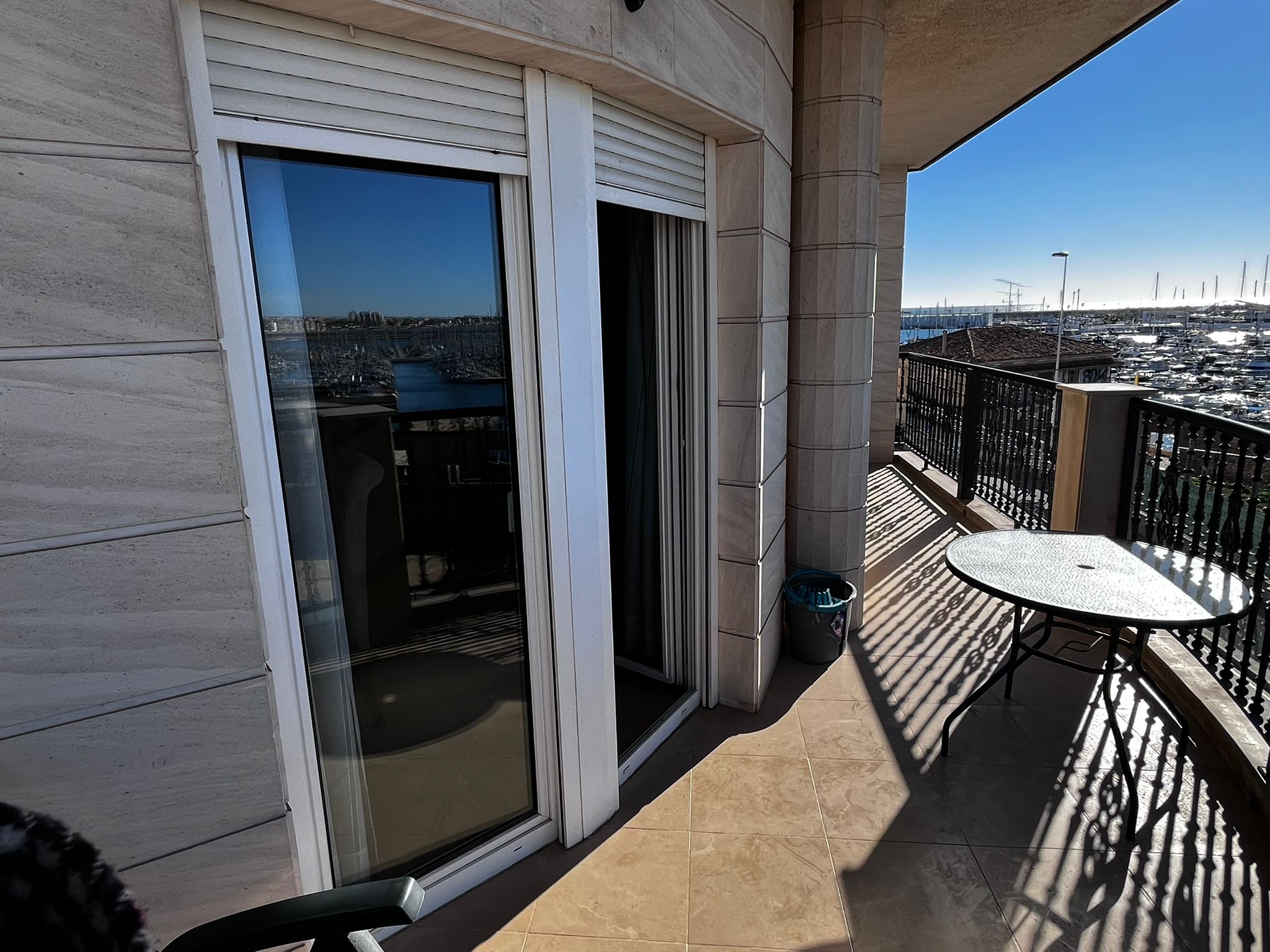 For sale - 3 Bedroom 2 Bathroom Apartment in Torrevieja -  - Alicante