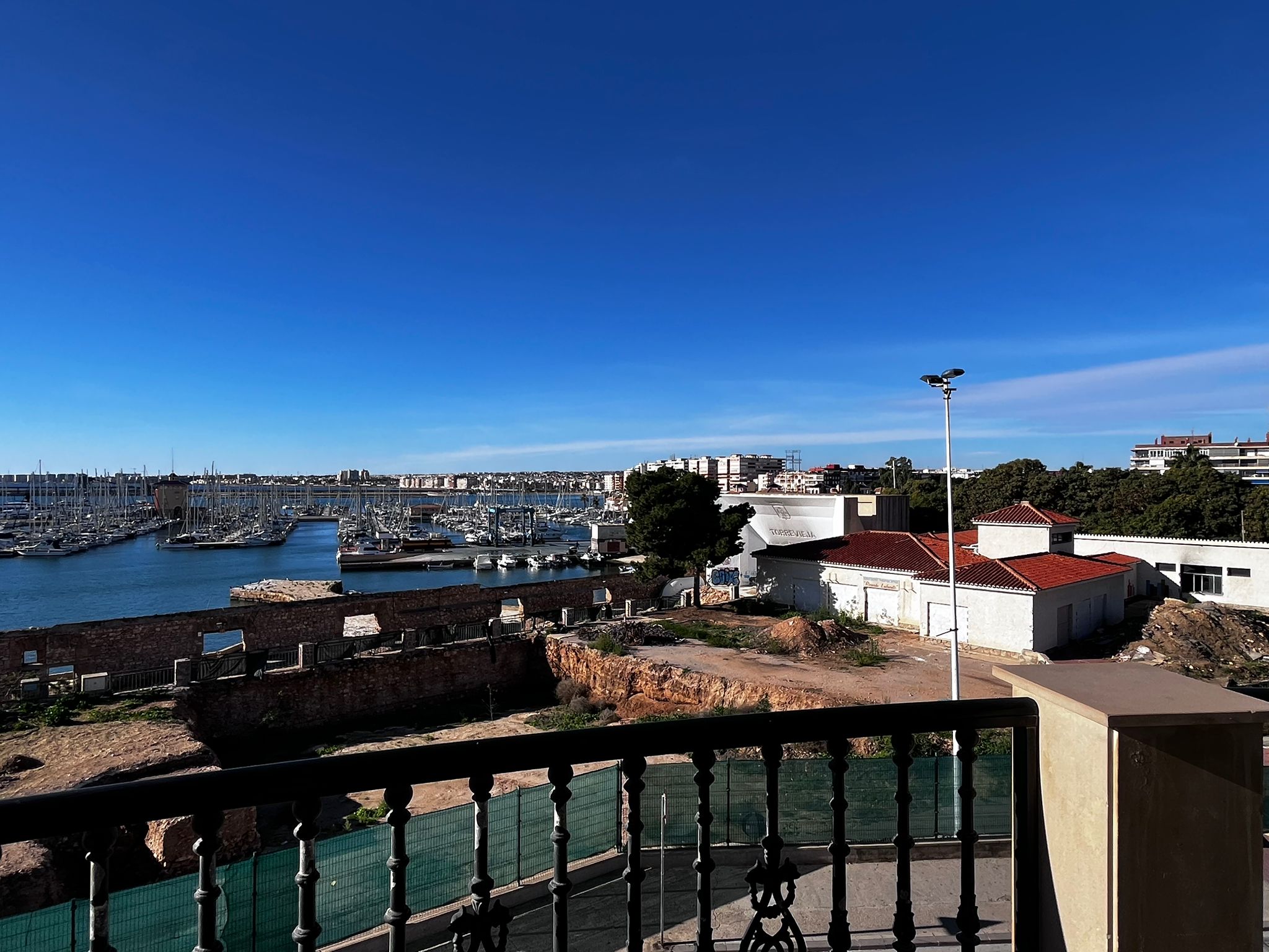 For sale - 3 Bedroom 2 Bathroom Apartment in Torrevieja -  - Alicante