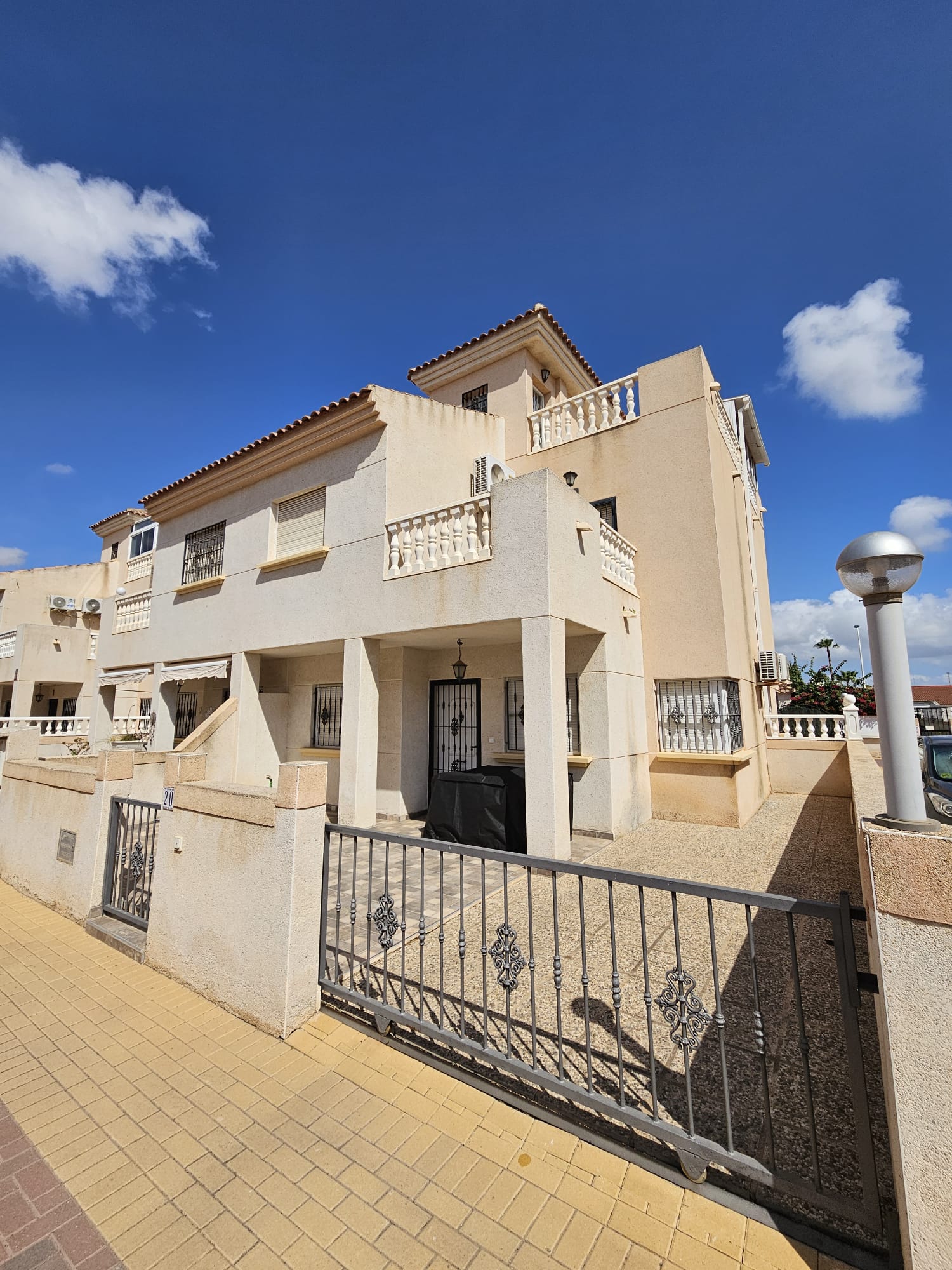 For sale - 2 Bedroom 2 Bathroom  in Torrevieja -  - Alicante