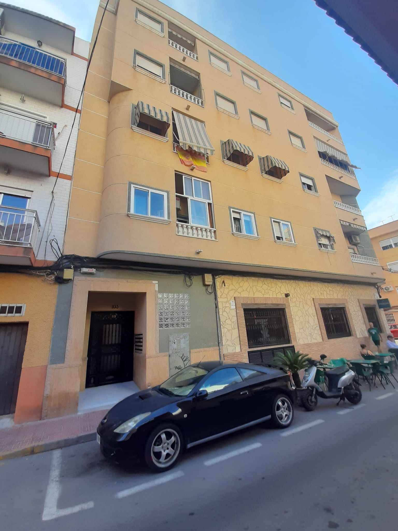 For sale - 2 Bedroom 1 Bathroom Apartment in Torrevieja -  - Alicante