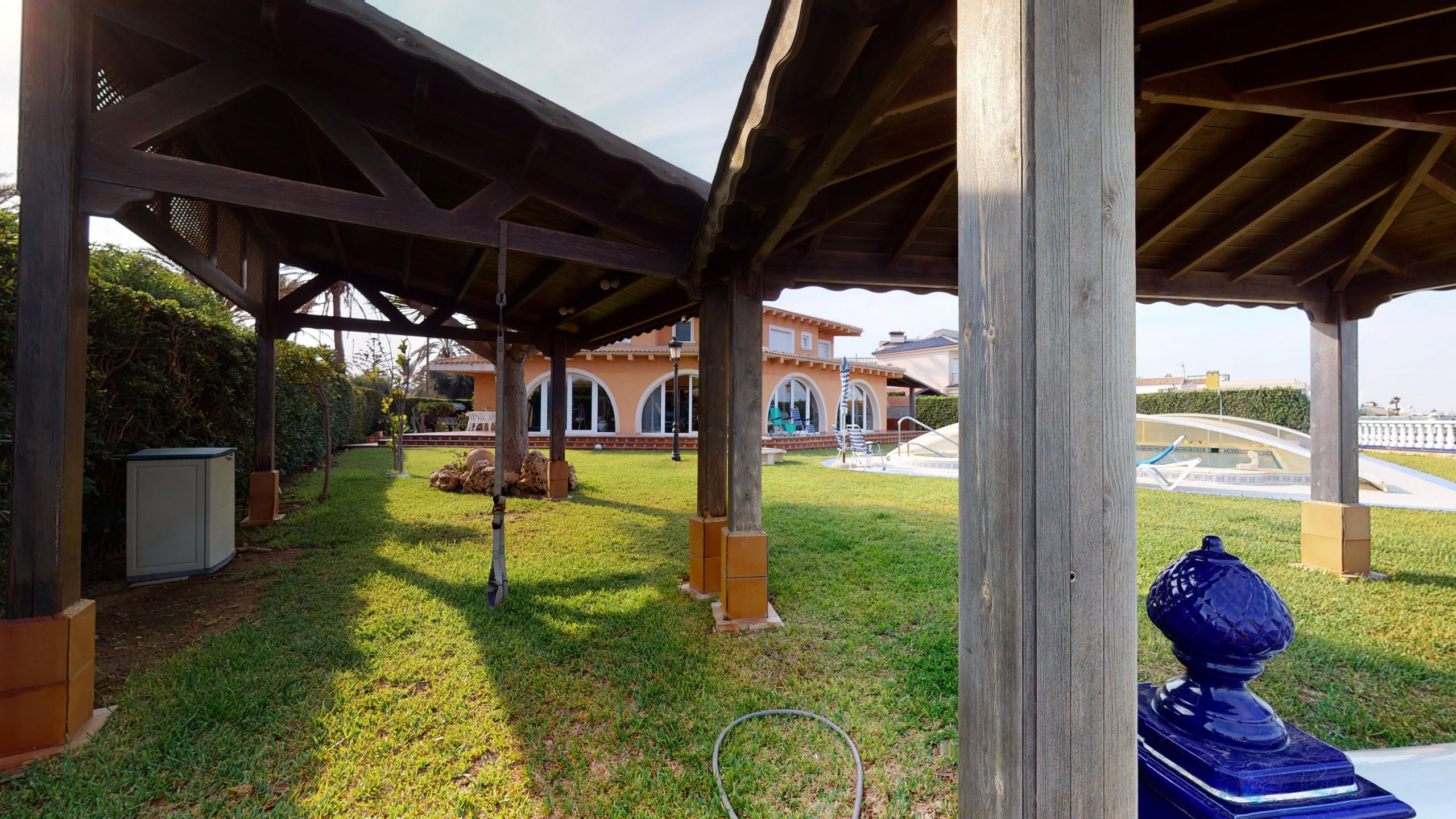 For sale - 8 Bedroom 11 Bathroom  in Orihuela Costa -  - Alicante