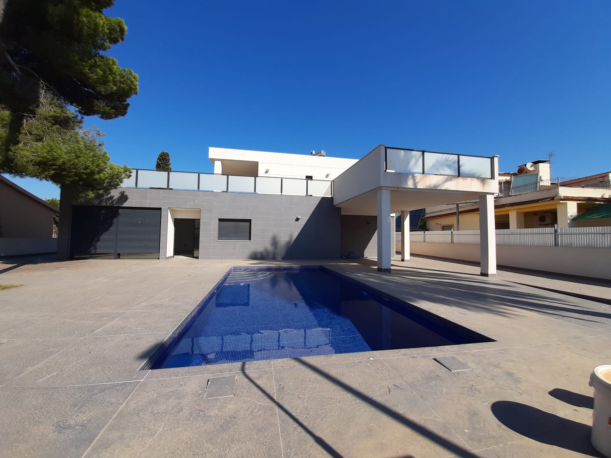 For sale - 4 Bedroom 3 Bathroom Detached villa in Orihuela Costa -  - Alicante