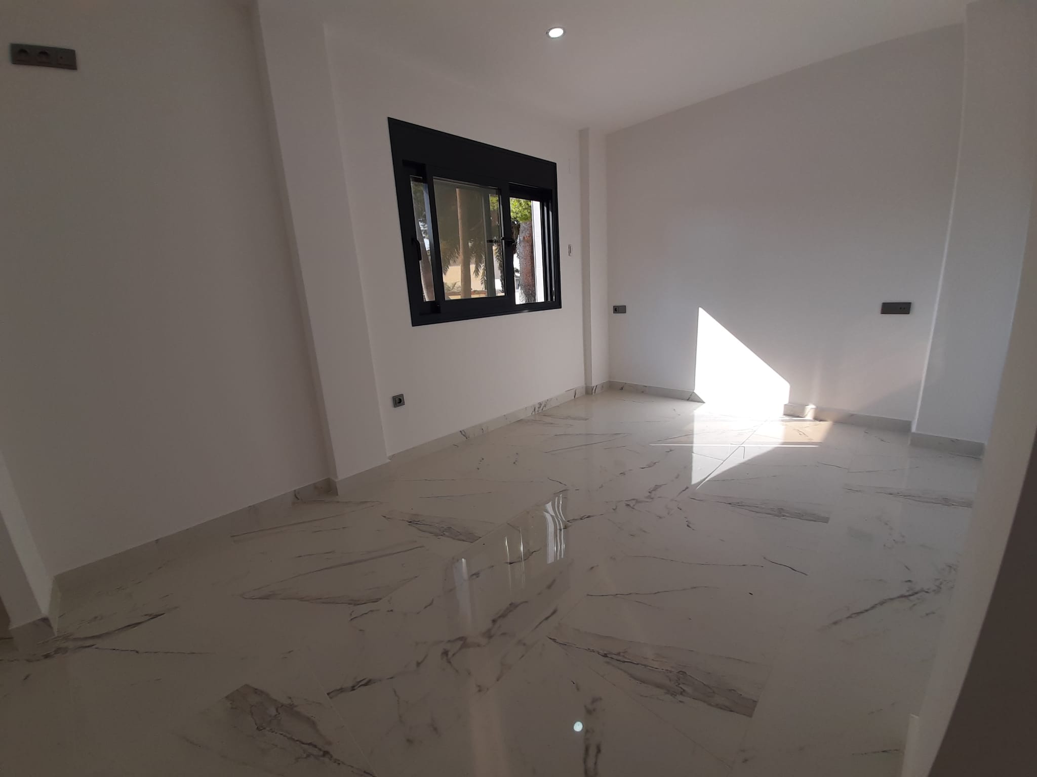 For sale - 4 Bedroom 3 Bathroom Detached villa in Orihuela Costa -  - Alicante