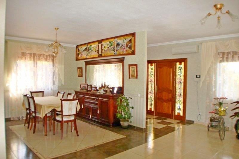 For sale - 4 Bedroom 4 Bathroom Villa in Ciudad Quesada -  - Alicante