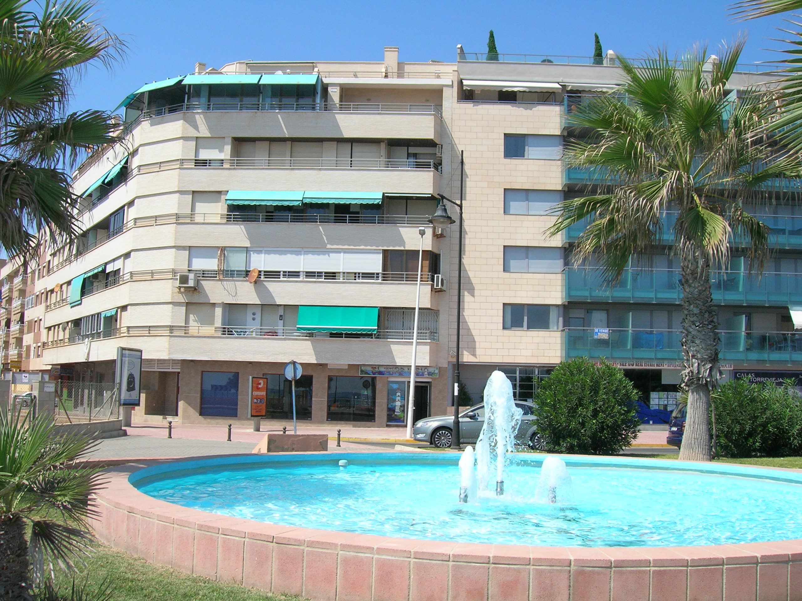 For sale - 3 Bathroom Commercial property in Torrevieja -  - Alicante
