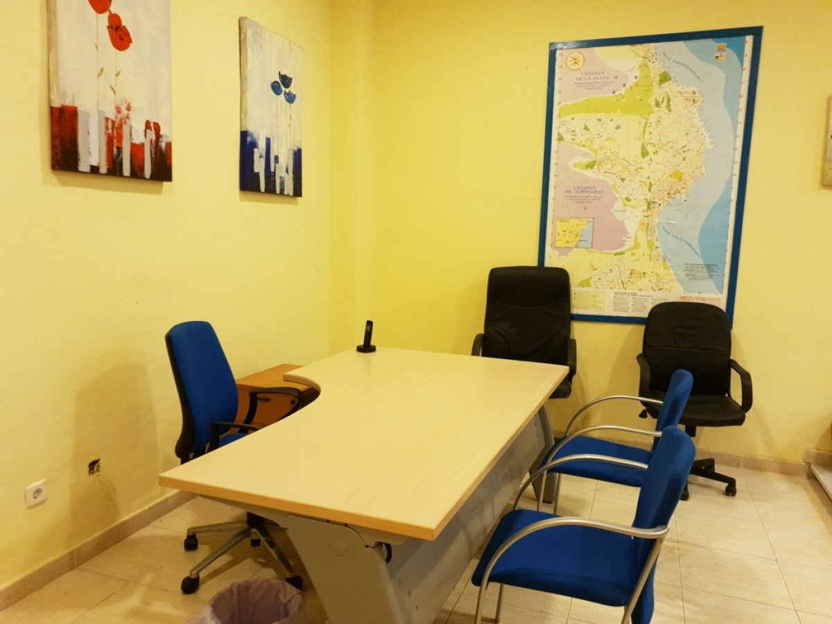 For sale - 1 Bathroom Commercial property in Torrevieja -  - Alicante