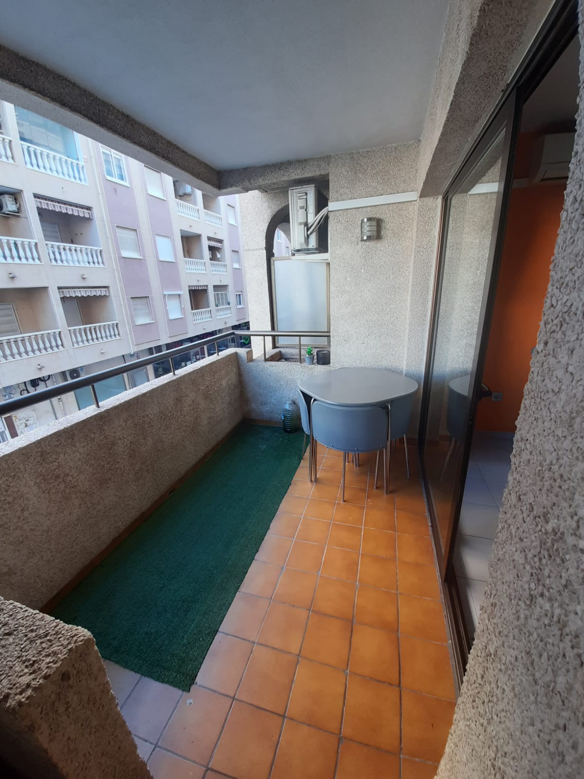 For sale - 3 Bedroom 2 Bathroom Apartment in Torrevieja -  - Alicante