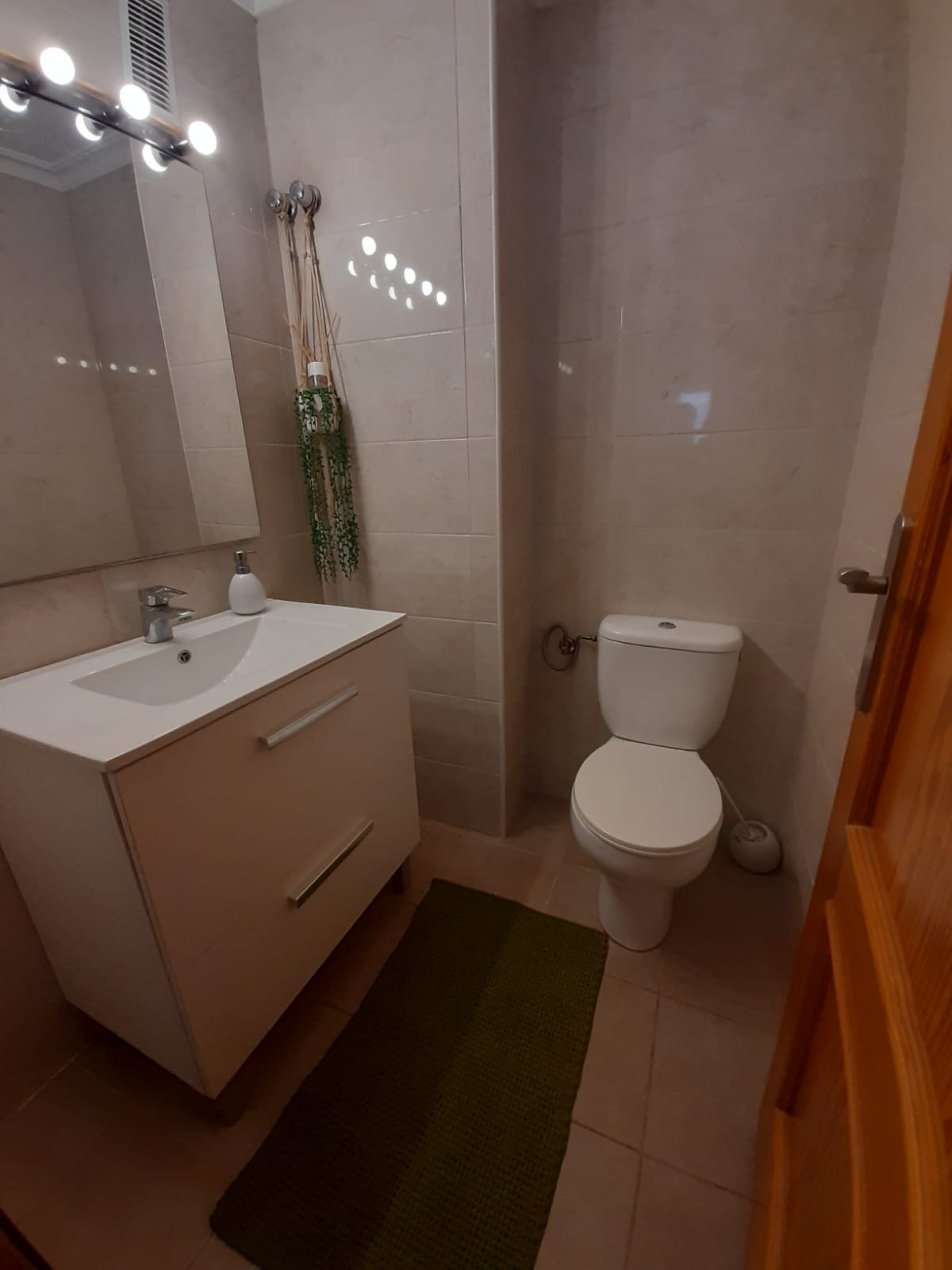 For sale - 3 Bedroom 2 Bathroom Apartment in Torrevieja -  - Alicante